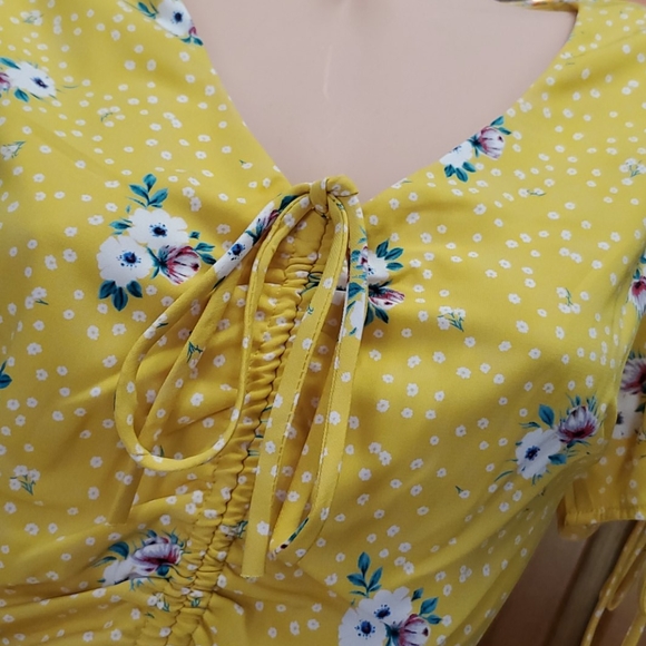 CLEARANCE FINAL PRICE Pretty floral Deep V Dress - Picture 6 of 9